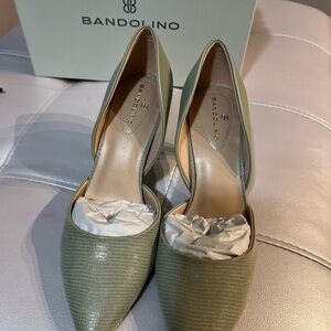 Bandolino Green Heels with Bow Detail and Textured Finish